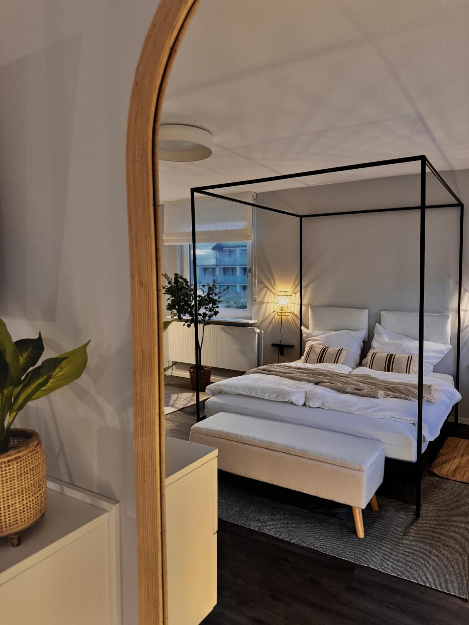 Seaside Rooms - Design-Apartment Mit Balkon & Parkplatz - Inklusive Strandkorb Direkt Am Wasser Und Spa & Sauna Saisonal Büsum Esterno foto